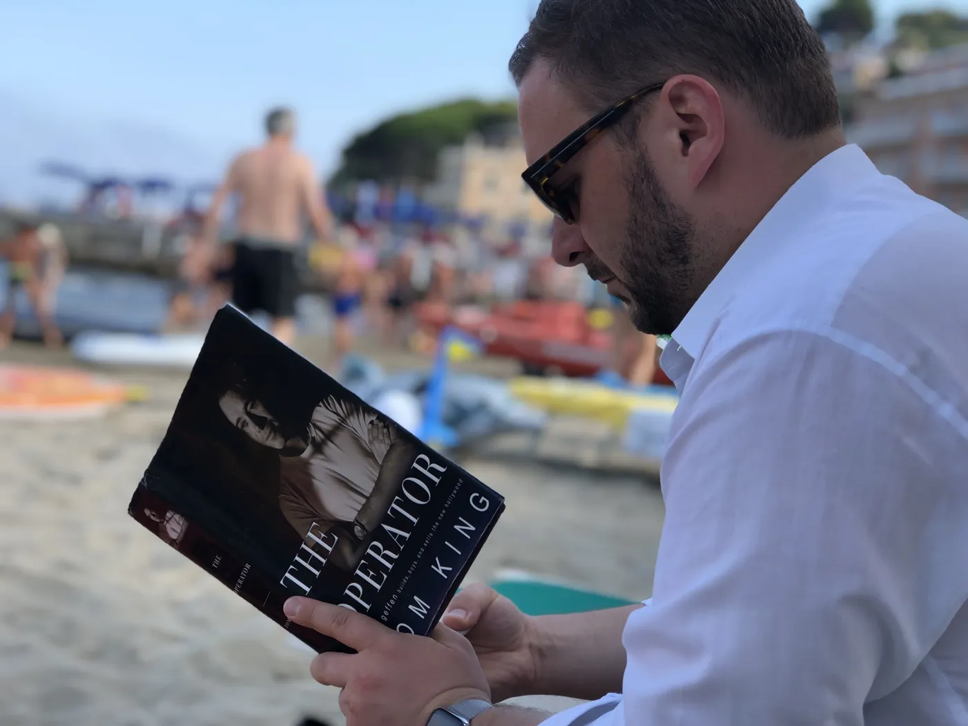 Tobias Jaeger reading The Operator